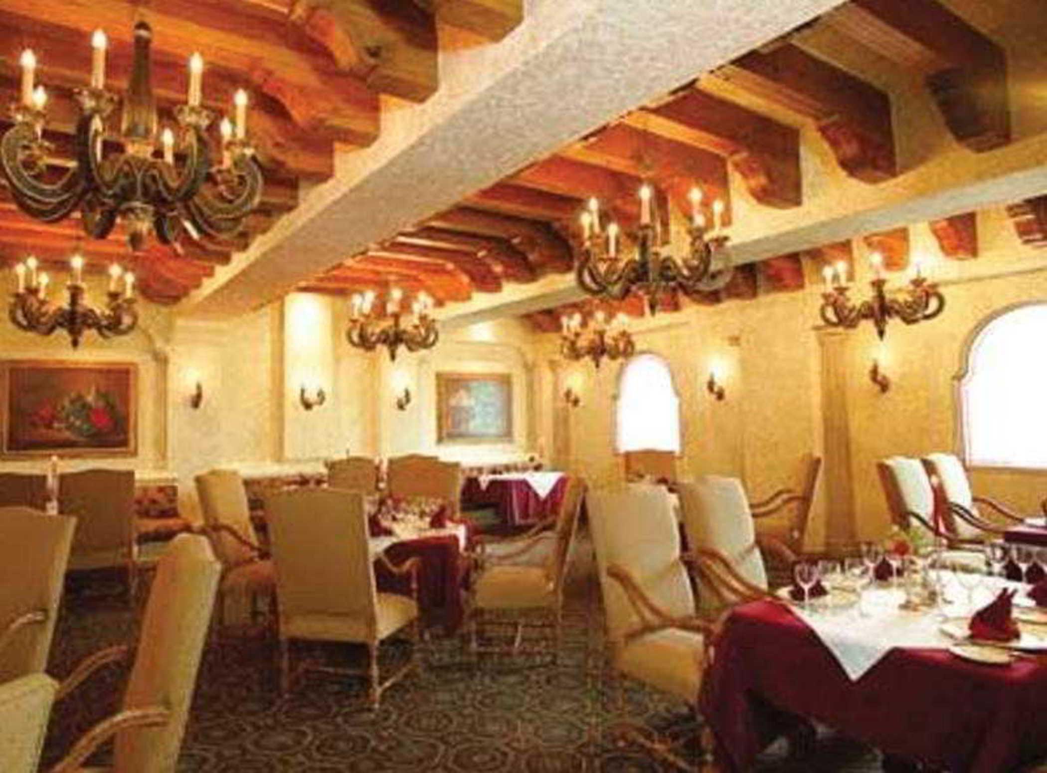 Grand Isla Navidad Golf & Spa Resort With Marina Barra de Navidad Eksteriør bilde Restaurant